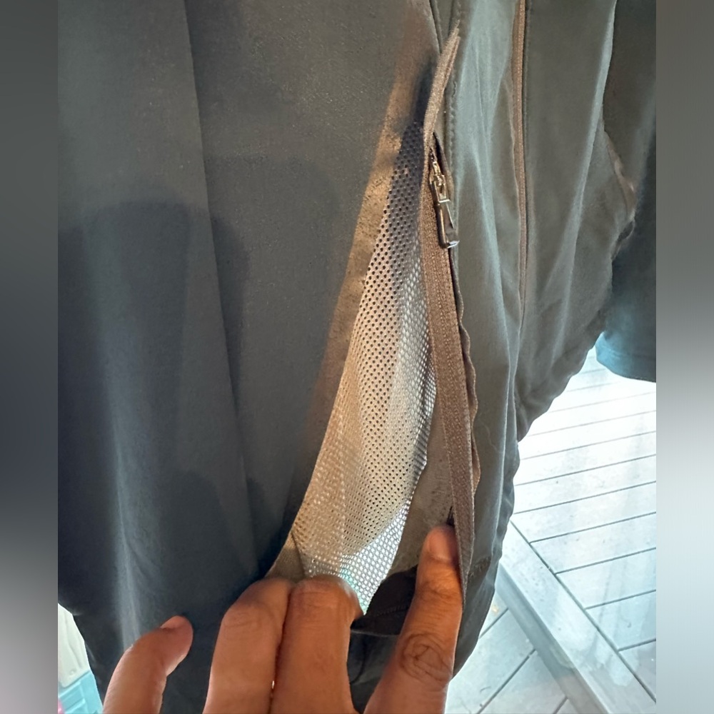 Men’s M Columbia Titanium Jacket. - Picture 7 of 7
